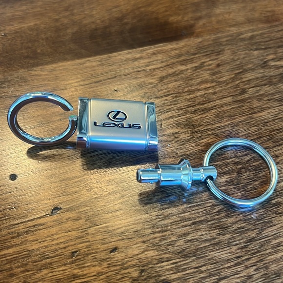 Lexus Pull A Part Valet Key Chain Fob “Lexus of Concord" Authentic NEW - Picture 2 of 3